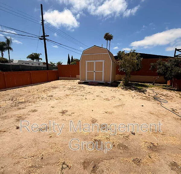 98 E Palomar St — Photo 22