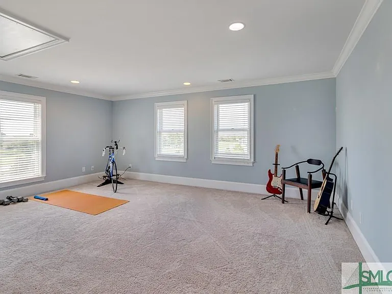 416 Legends Ct — Photo 17