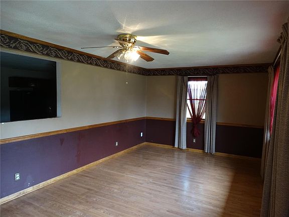 2nd image of 2300 SE Highway 69