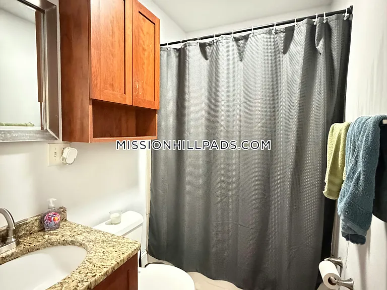 166 Hillside St #3 — Photo 3