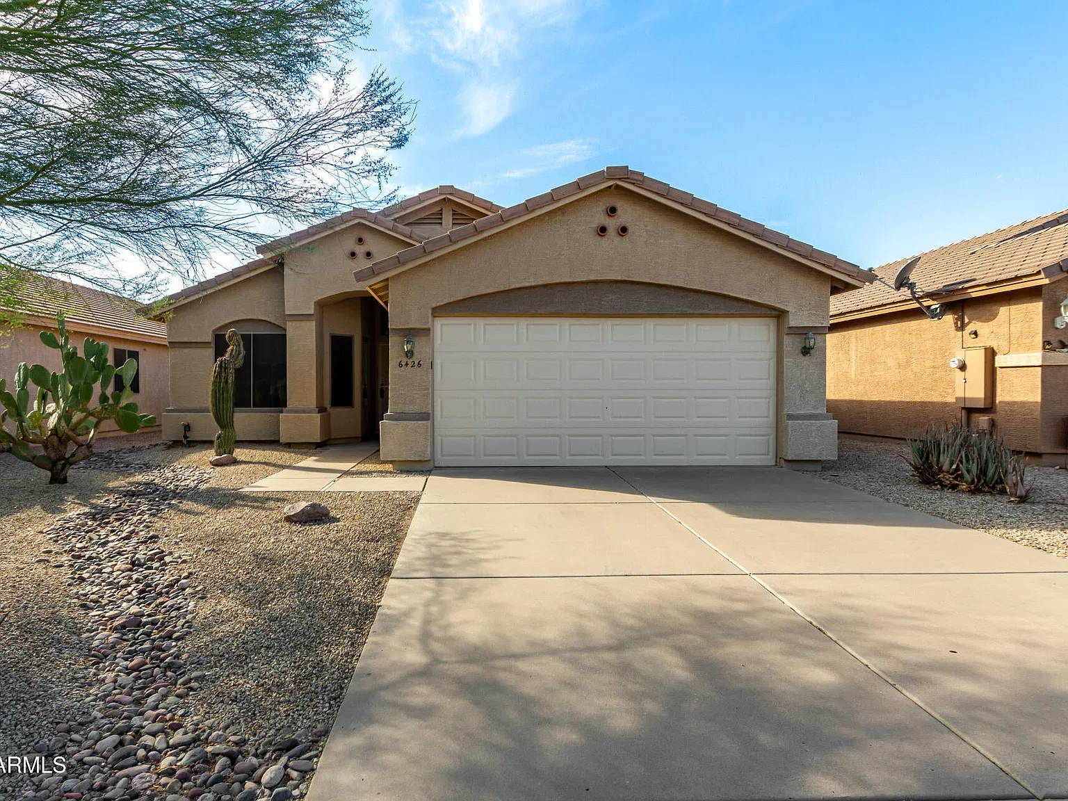 3 bed, 1277 sqft, $1,800 — Photo 1