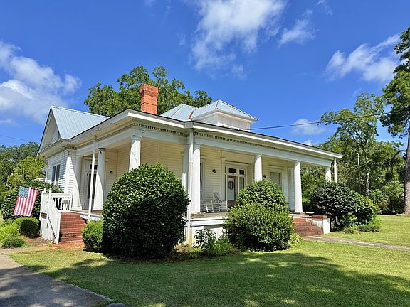 4th image of 180 Oak St