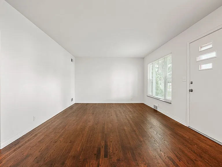 1000 Glenmore Ave — Photo 16