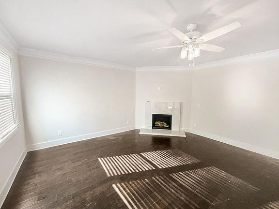 4th image of 198 Hickory Pointe Dr
