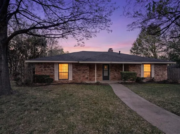 213 Gregory Dr, Desoto, TX 75115