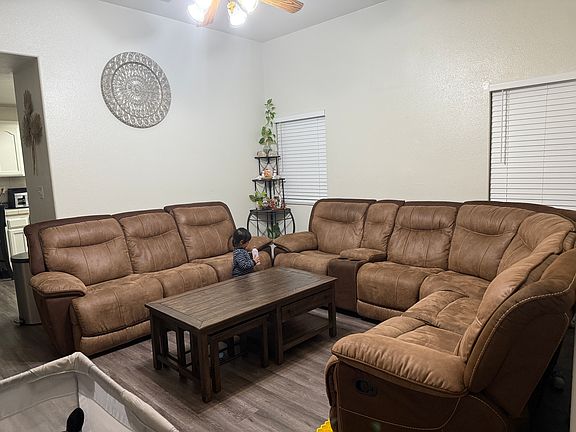 3rd image of 4405 Oldcastle Ave