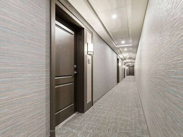 460 Dundas St E #221 — Photo 3