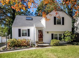 169 Hollow Tree Ridge Rd, Darien, CT 06820