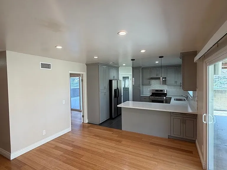 927 Redlen Ave — Photo 34