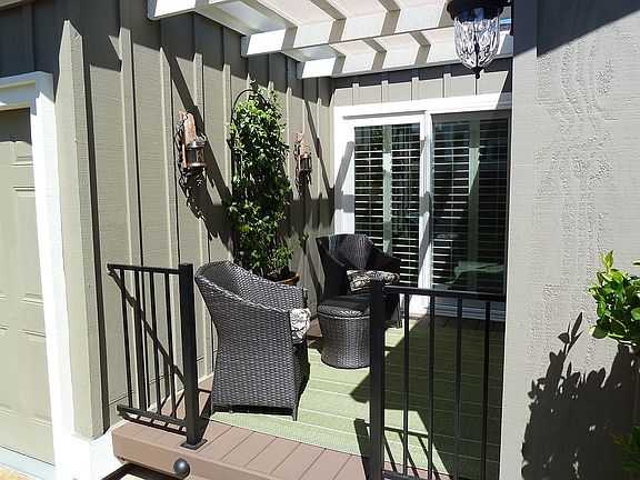 Courtyard off entrance way