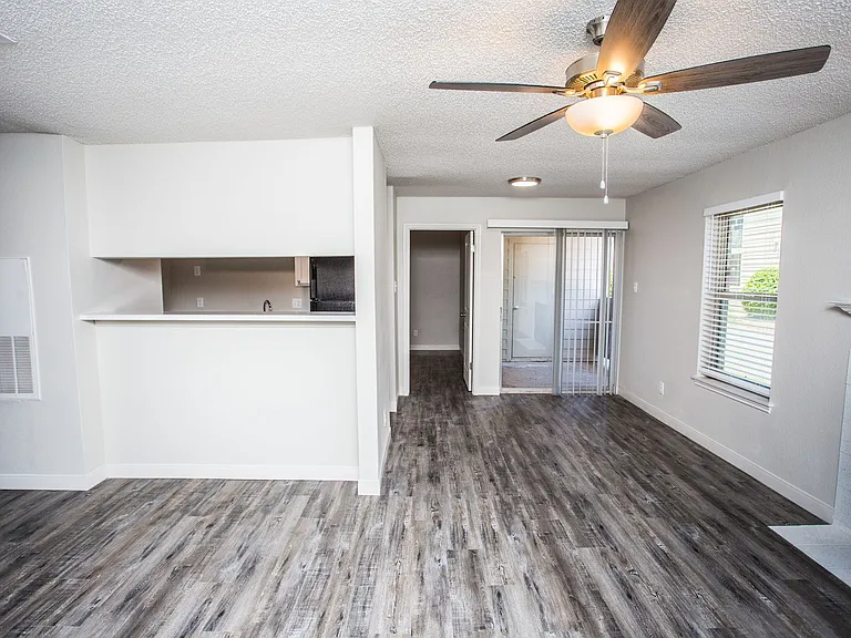 Saddlewood Apartments — Photo 63