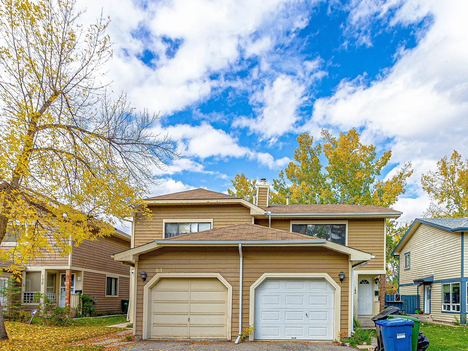 Amazing Midnapore 3 Bed/1.5 Bath W/ Laundry, Yard, Garage, — Photo 1
