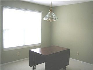5th image of 1229 Arlington Dr