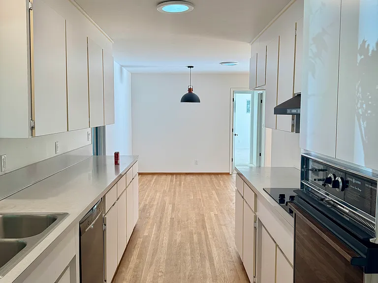 236 Cherry Ave — Photo 2