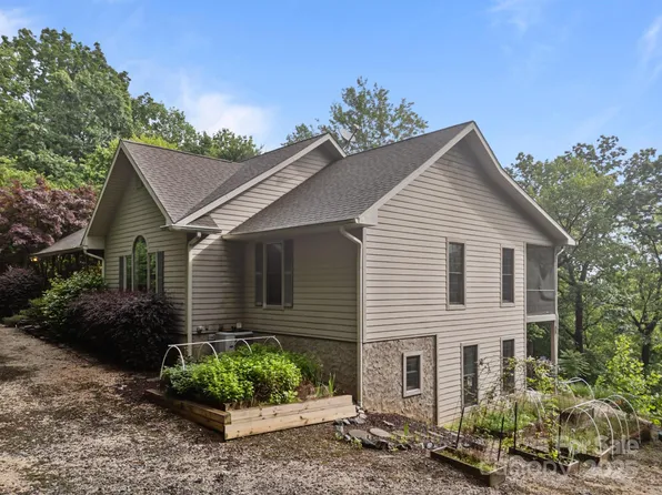 273 Bluebird Rd, Lake Lure, NC 28746