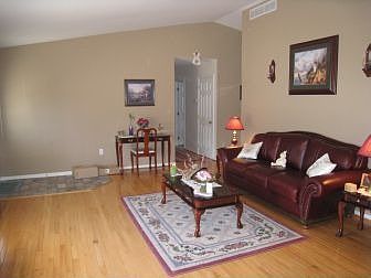 Living rm. (cont.) and vaulted ceiling