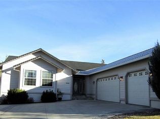 5540 Harbor View Dr, Weed, CA 96094