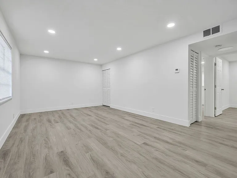 1015 NE 17th Ave — Photo 38