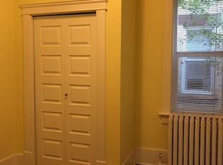 1411 Centre St S #12, Calgary, AB T2G2E5