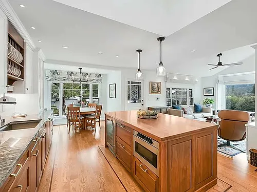 21 Elm Ave Photo 1