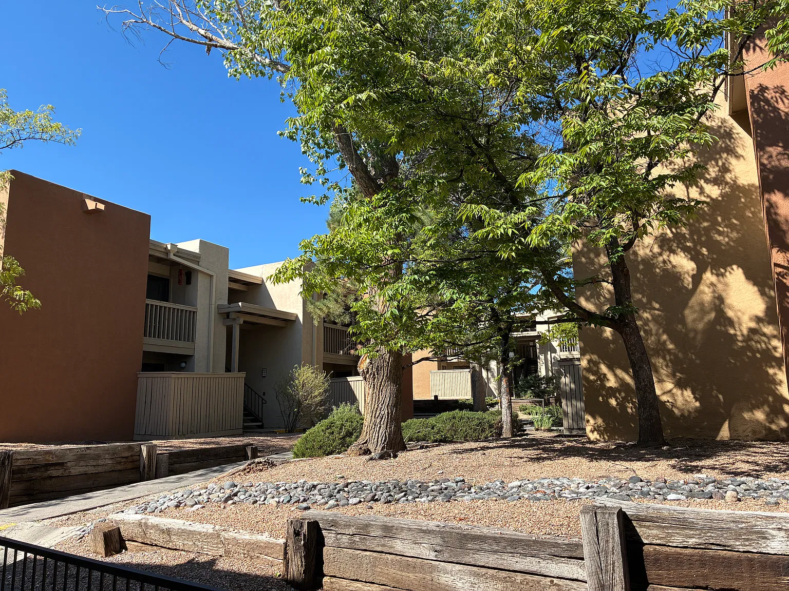 2 bed, 848 sqft, $1,800 — Photo 2