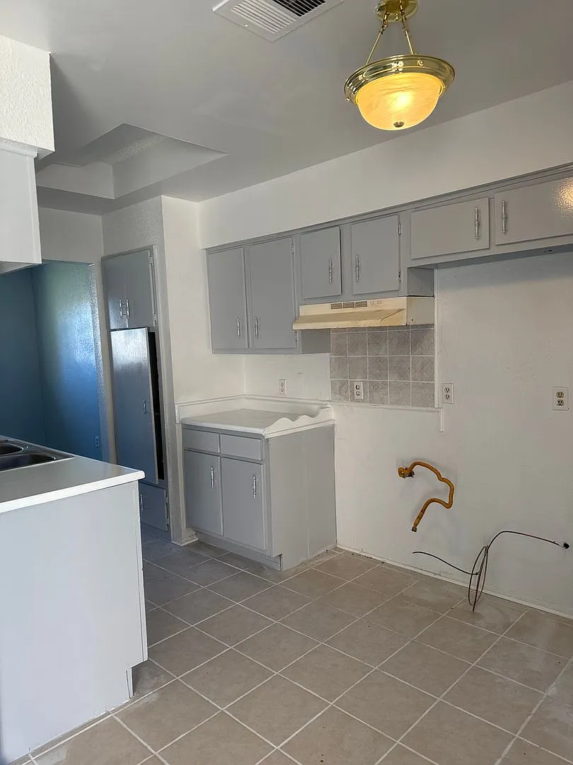 12814 Greenshire Dr. — Photo 4