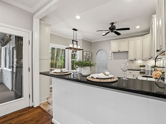 4th image of 2717 Rockbridge Ct