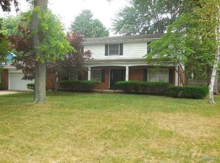 6221 Arrowhead Dr, Sylvania, OH
