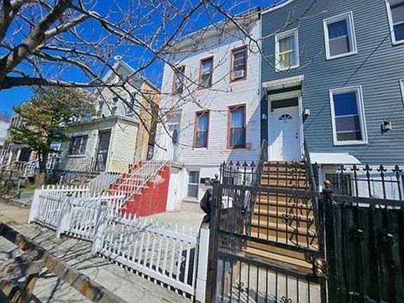 3rd image of 73 Milford St