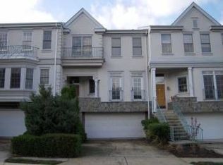 4010 Dogberry Ln, Fairfax, VA 22033