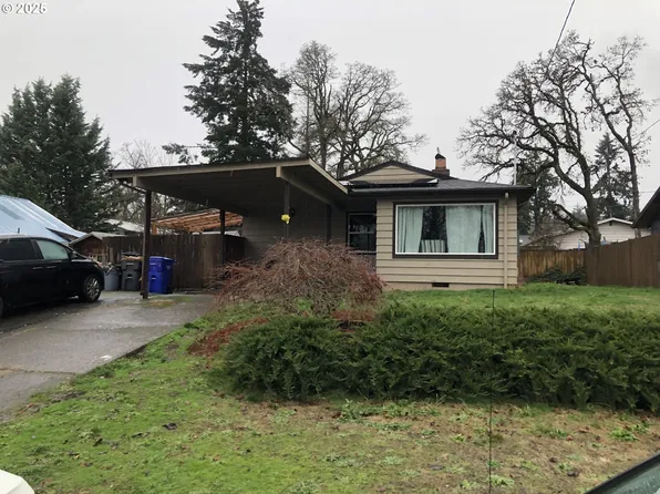 730 E Fairfield St, Gladstone, OR 97027