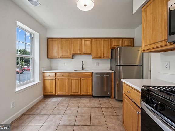 4th image of 14103 Yorkshire Woods Dr #14103