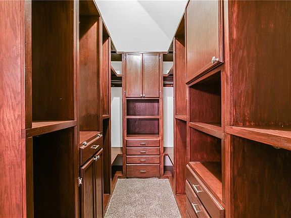 4th image of 6336 Stone Lake Dr