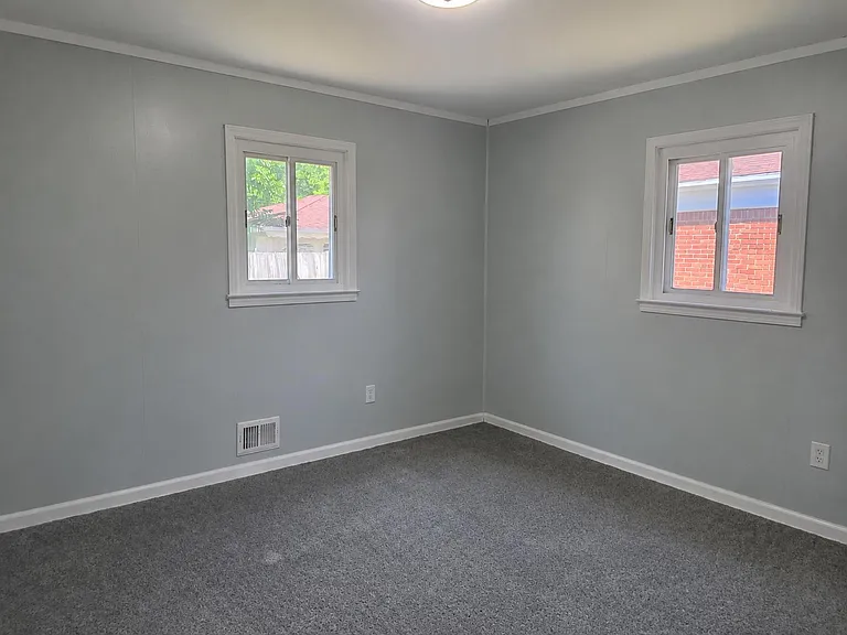 24335 Cottage Ln — Photo 4
