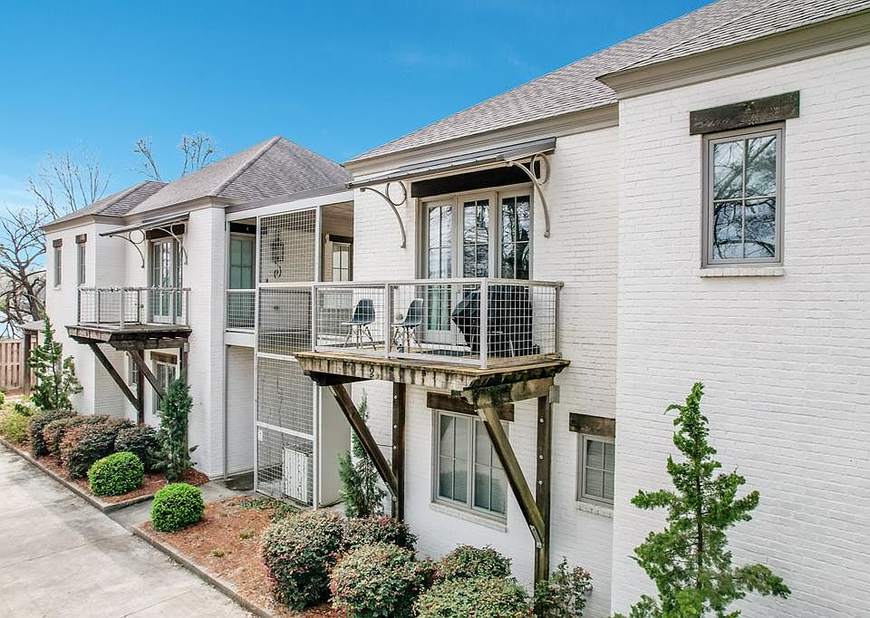 1st image of 1740 Jackson Ave E #102