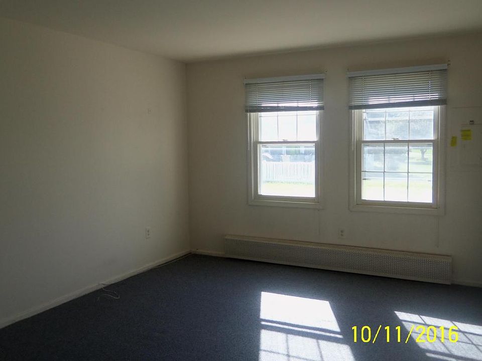 162 Parkway Dr Freehold NJ Zillow