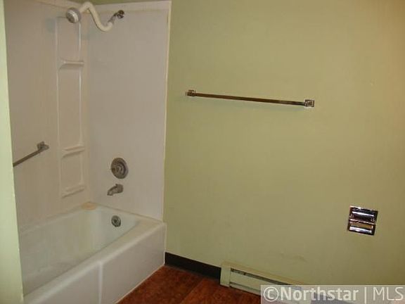 4th image of 114 Lake Ave S