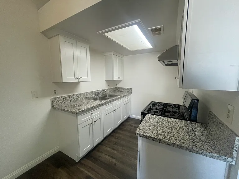 15335 Maplegrove St #11 — Photo 10