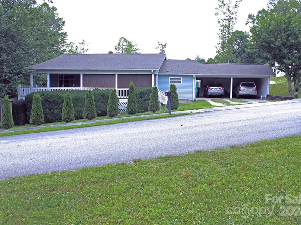 45 Halford Dr, Hendersonville, NC 28792