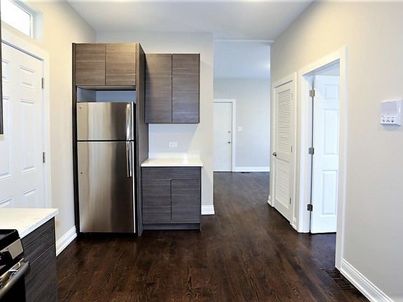 4th image of 2943 W Diversey Ave Unit 2E