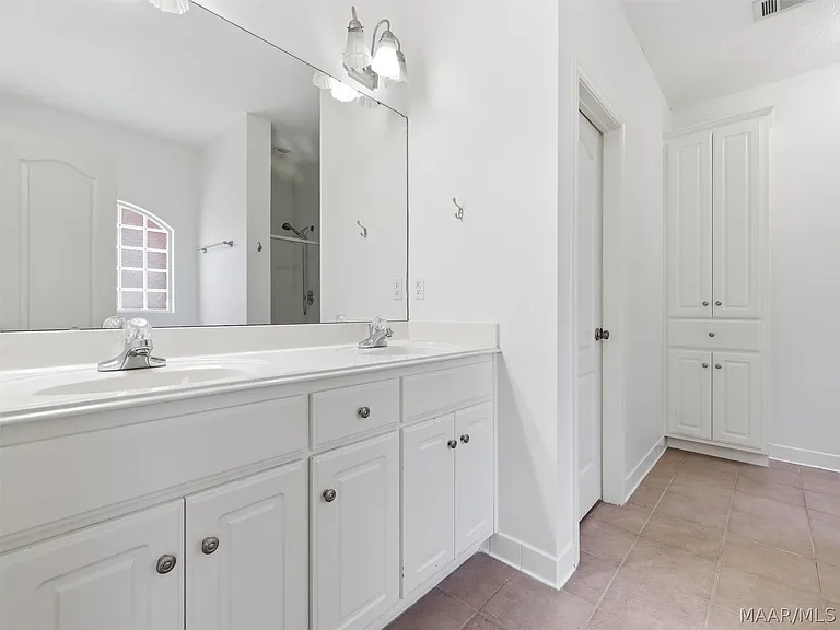 1312 Meadow Glen Rd — Photo 4