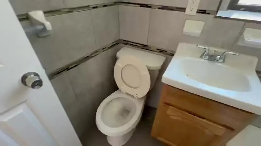 2 bed, $2,332 — Photo 3
