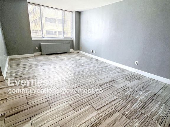 4th image of 600 E 8th St APT 11T