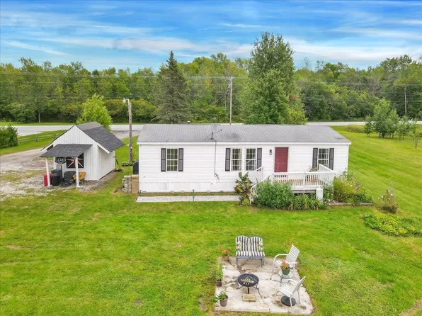 23 Poquette Lane, North Hero, VT 05474