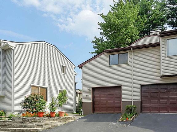 4th image of 25 Pennybrook Ln