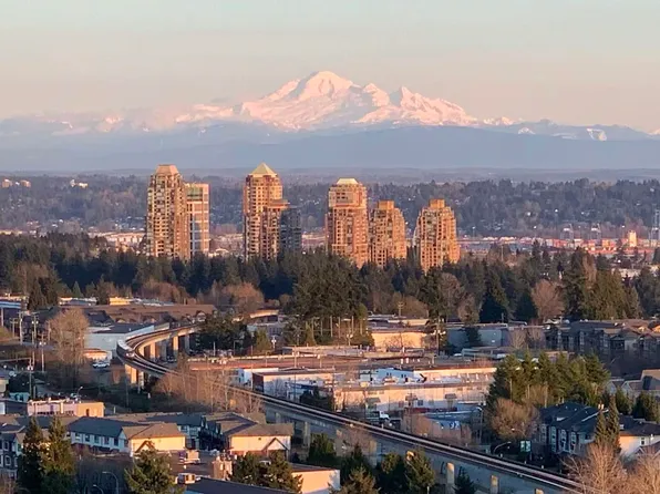 5051 Imperial St #2103, Burnaby, BC V5J 0J3