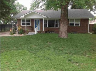 940 W Alexander Dr, Haysville, KS 67060