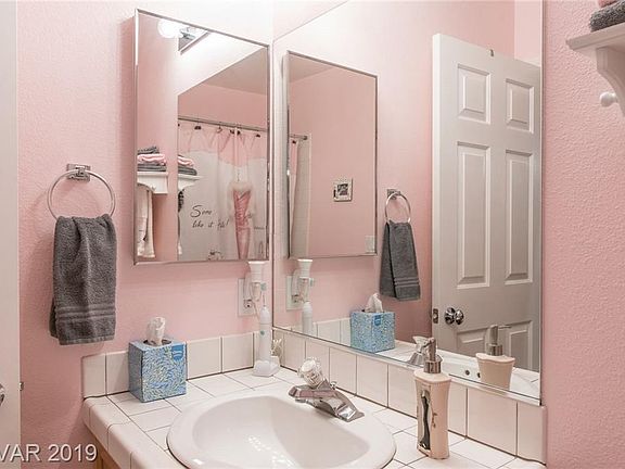 5th image of 858 Coral Cottage Dr