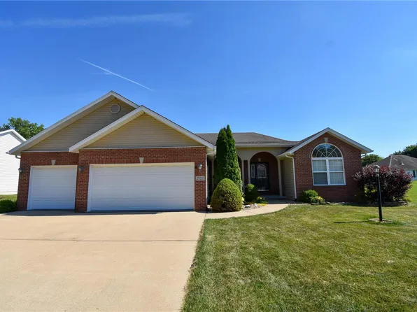 1042 Wolf Creek Ct, Staunton, IL 62088