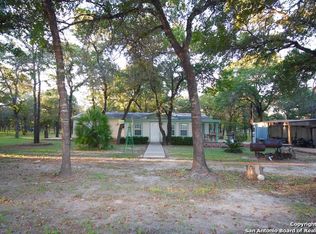 280 Oak View Dr, La Vernia, TX 78121
